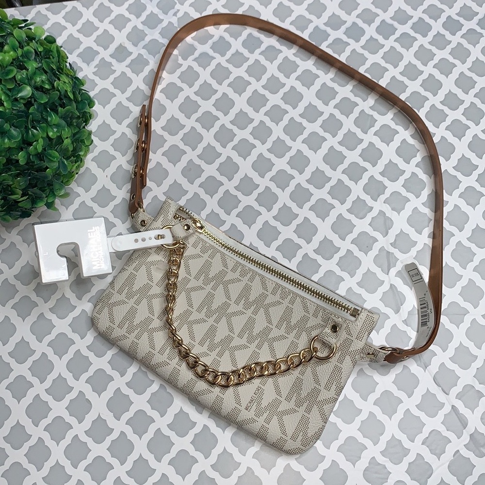Michael Kors Signature Pull‎ Chain belt bag -Vanilla